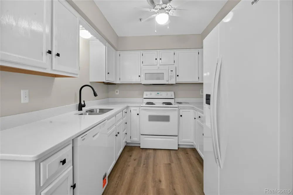 10193 Nancys Boulevard #74 Grosse Ile Township, MI 48138