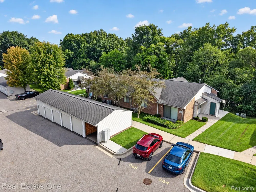376 Spring Brooke Drive Brighton City, MI 48116
