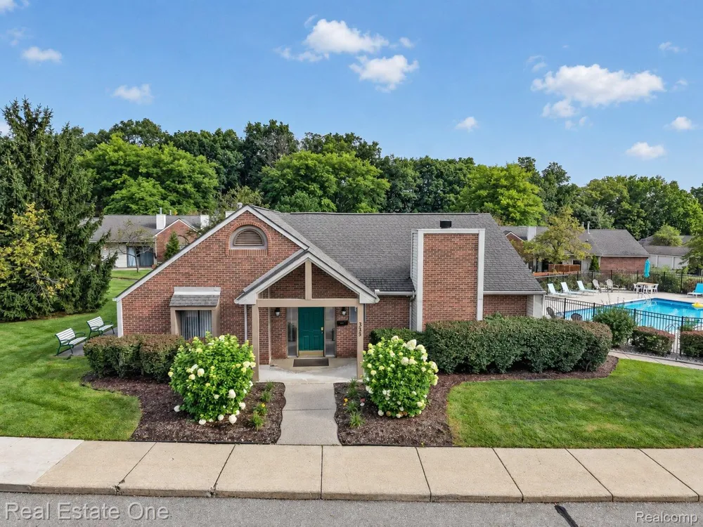 376 Spring Brooke Drive Brighton City, MI 48116