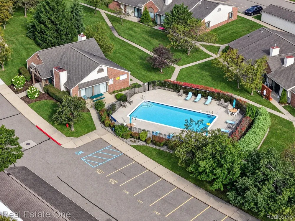 376 Spring Brooke Drive Brighton City, MI 48116