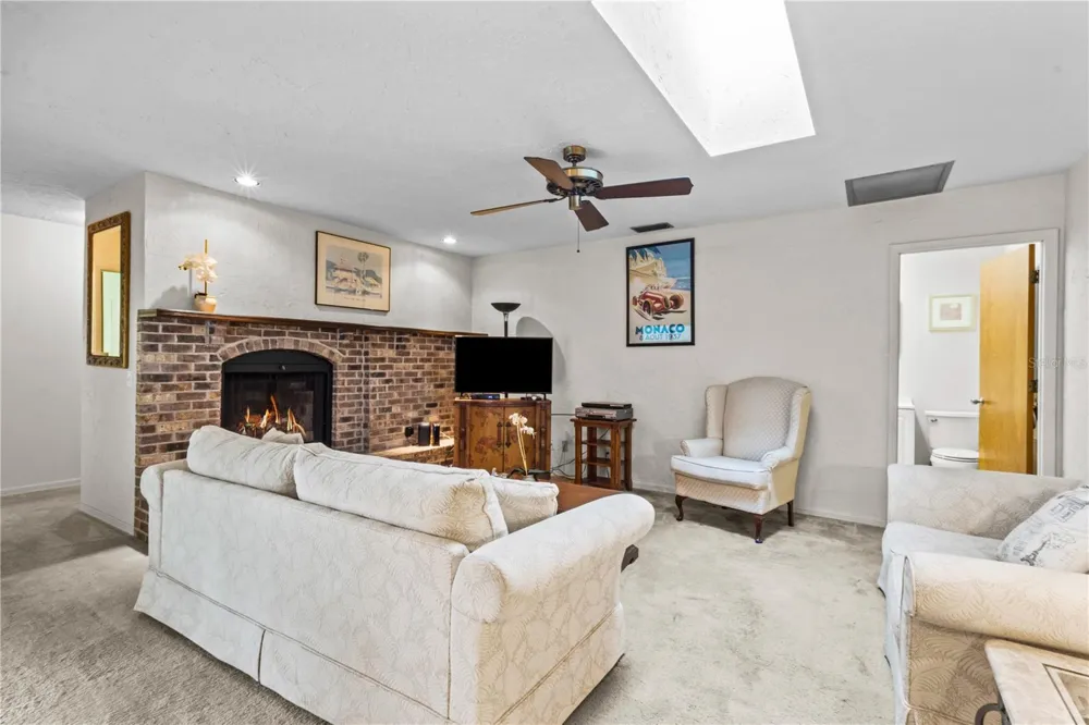 4612 CORAL LAKE DRIVE Bradenton, FL 34210