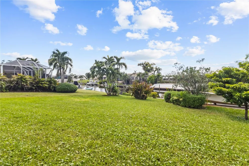 4612 CORAL LAKE DRIVE Bradenton, FL 34210
