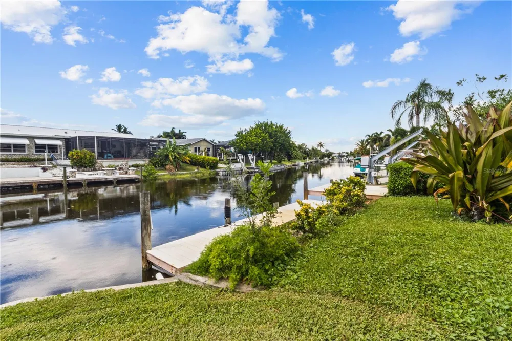 4612 CORAL LAKE DRIVE Bradenton, FL 34210