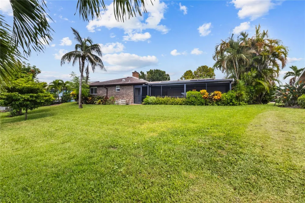 4612 CORAL LAKE DRIVE Bradenton, FL 34210
