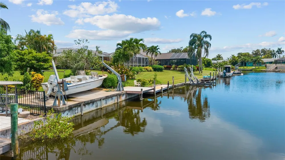 4612 CORAL LAKE DRIVE Bradenton, FL 34210