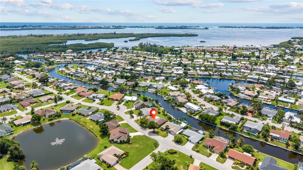4612 CORAL LAKE DRIVE Bradenton, FL 34210