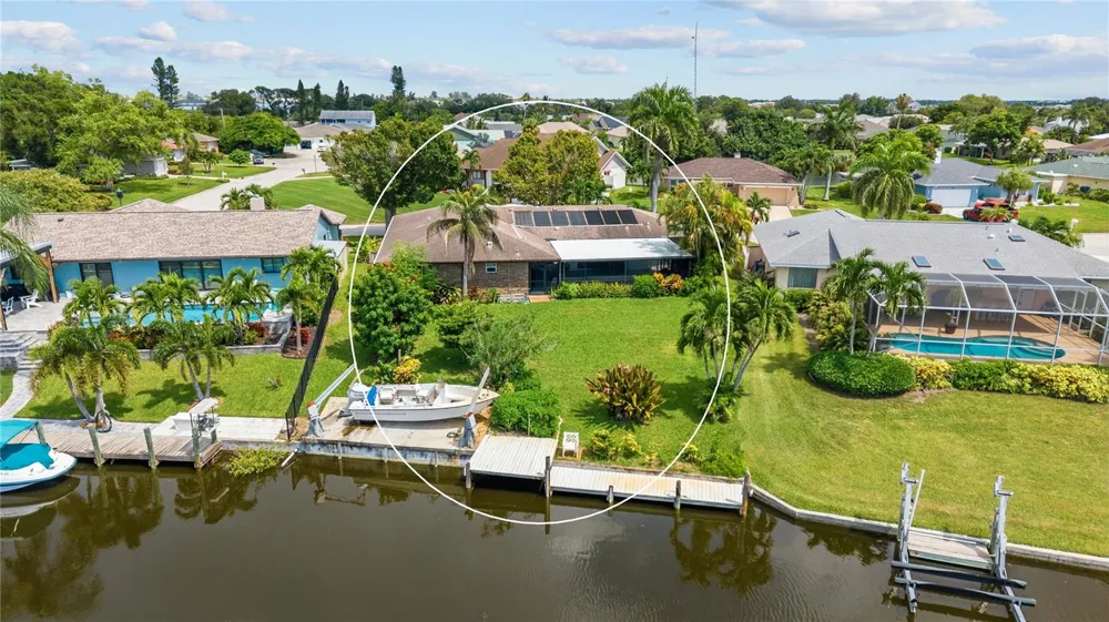 4612 CORAL LAKE DRIVE Bradenton, FL 34210
