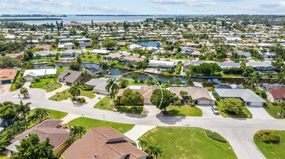 4612 CORAL LAKE DRIVE Bradenton, FL 34210