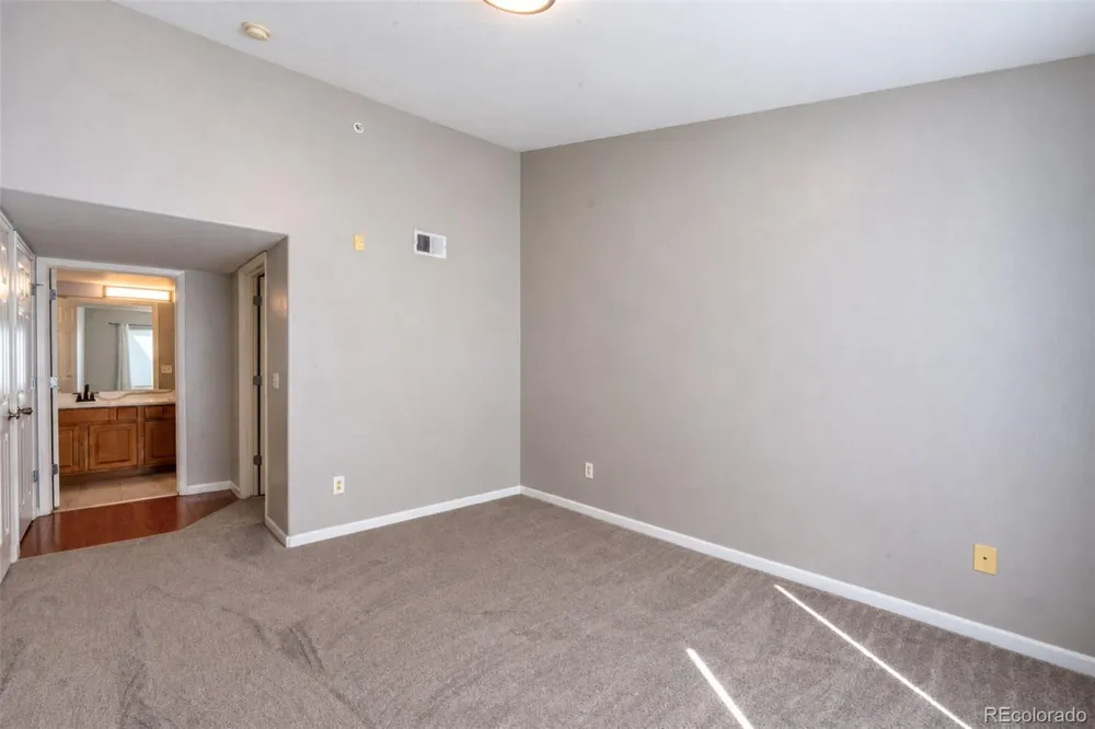 1604 Granby Way #201 Aurora, CO 80011