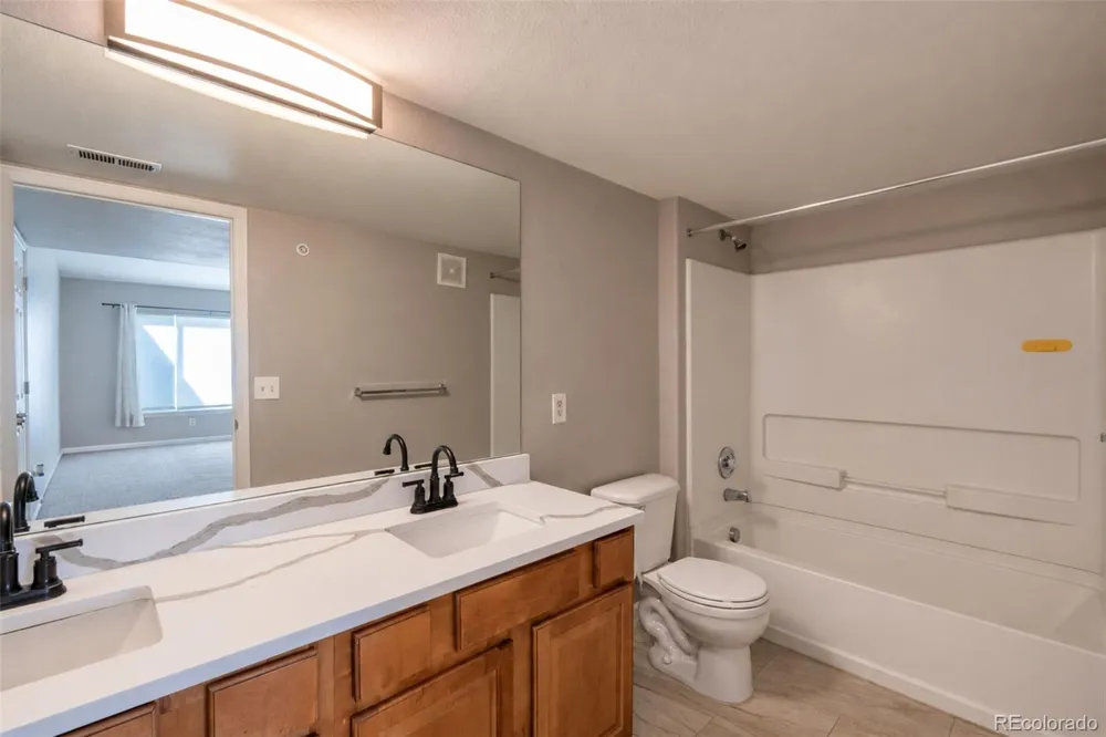 1604 Granby Way #201 Aurora, CO 80011