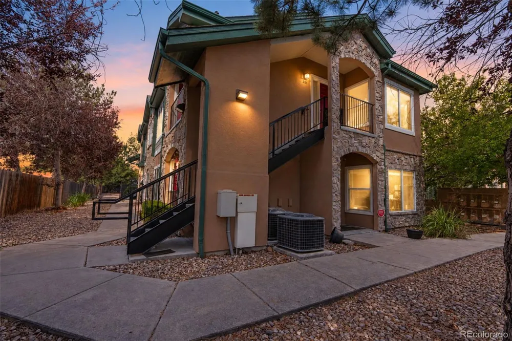 1604 Granby Way #201 Aurora, CO 80011