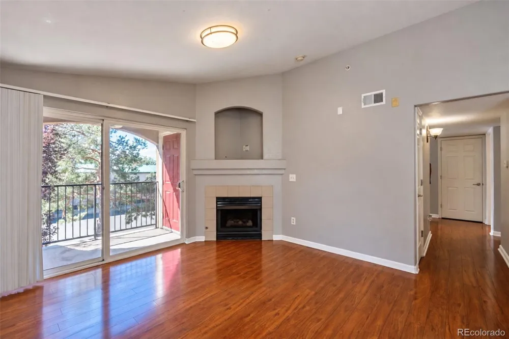 1604 Granby Way #201 Aurora, CO 80011