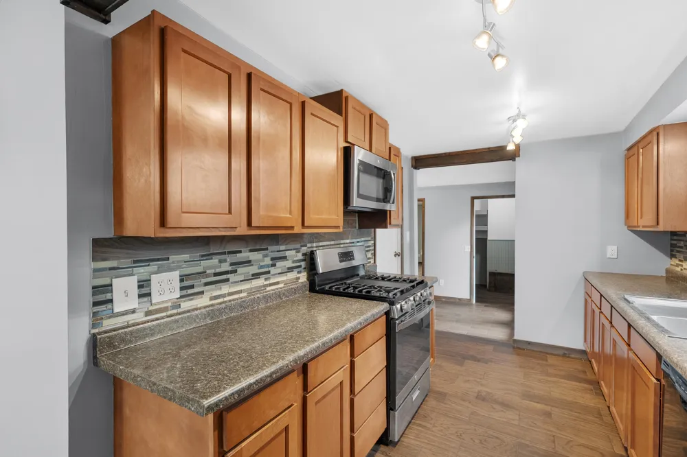 144 Floral Avenue Plainwell, MI 49080