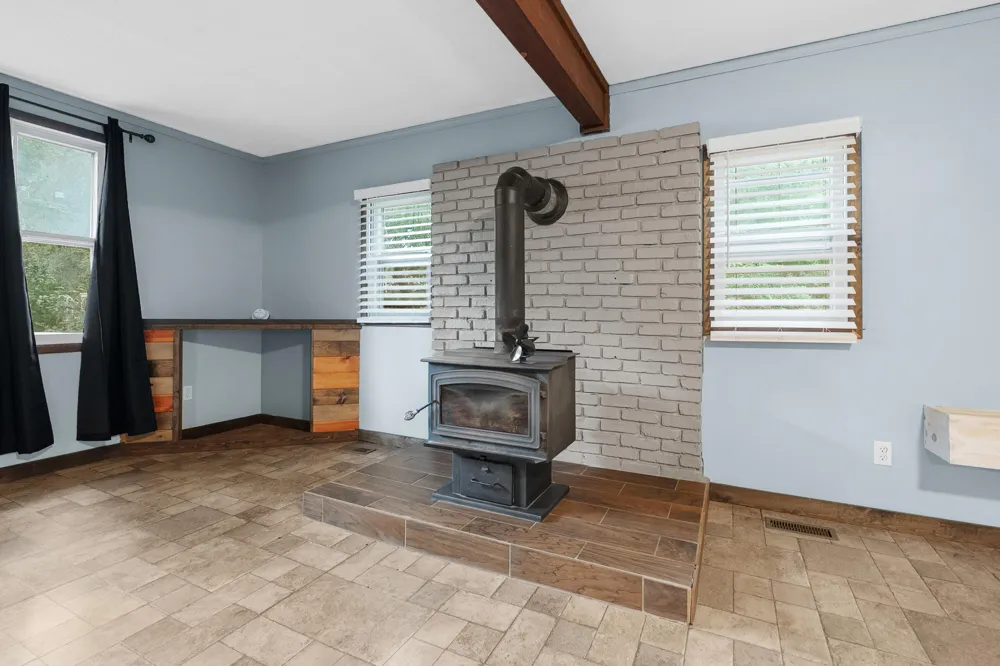 144 Floral Avenue Plainwell, MI 49080