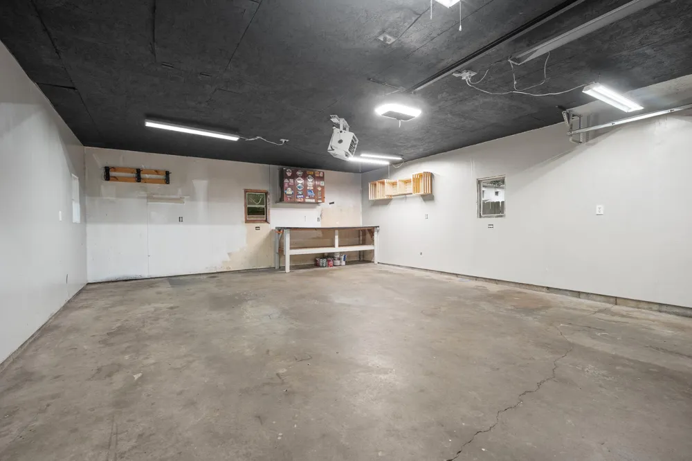 144 Floral Avenue Plainwell, MI 49080