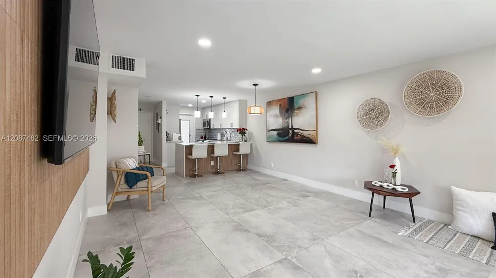 400 SE 10th St #112 Deerfield Beach, FL 33441