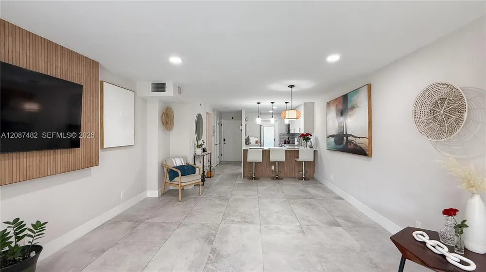 400 SE 10th St #112 Deerfield Beach, FL 33441