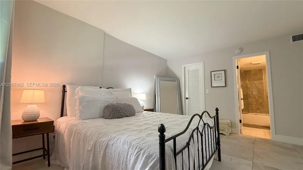 400 SE 10th St #112 Deerfield Beach, FL 33441
