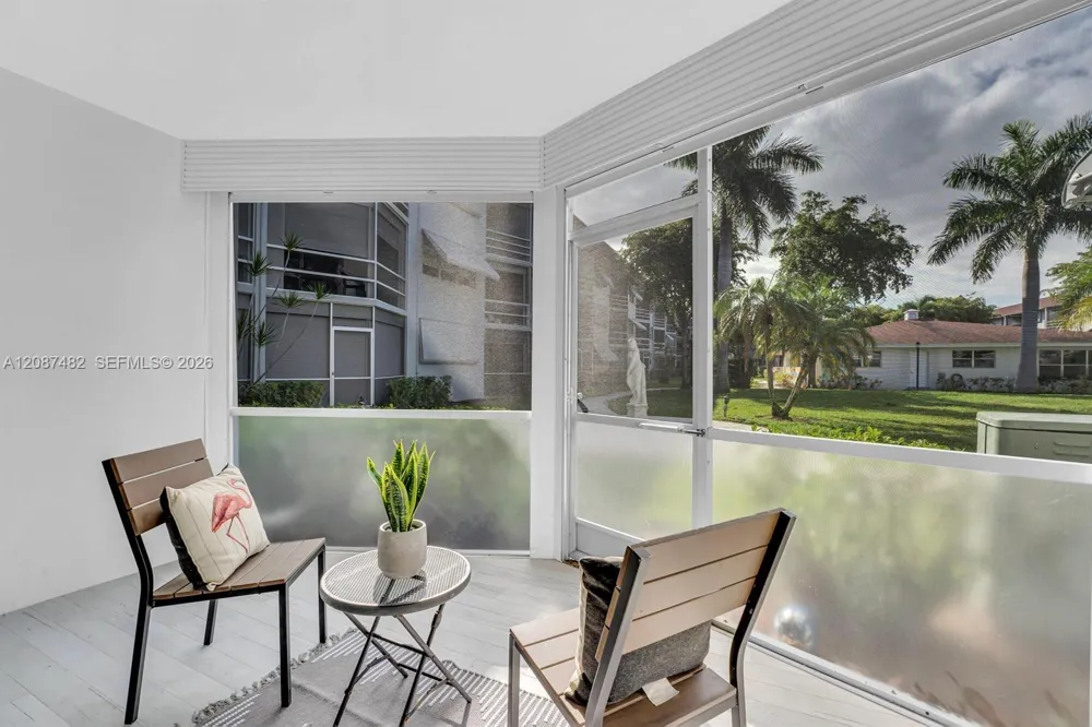 400 SE 10th St #112 Deerfield Beach, FL 33441