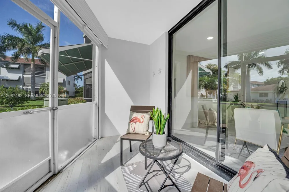 400 SE 10th St #112 Deerfield Beach, FL 33441