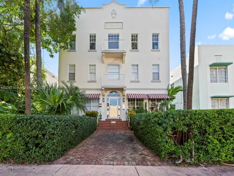 1244 Pennsylvania Ave #302