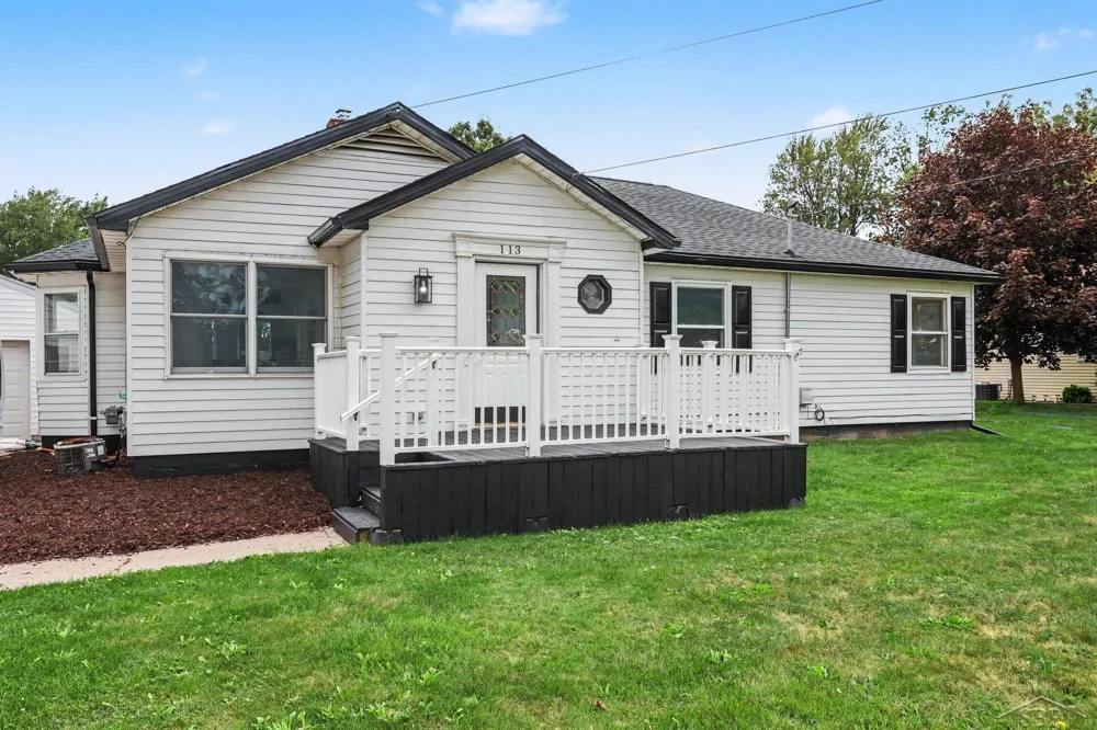 113 Maple Street Auburn City, MI 48611