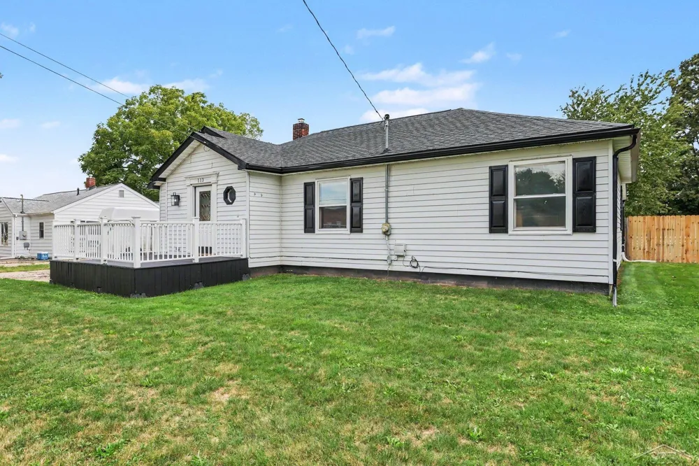 113 Maple Street Auburn City, MI 48611