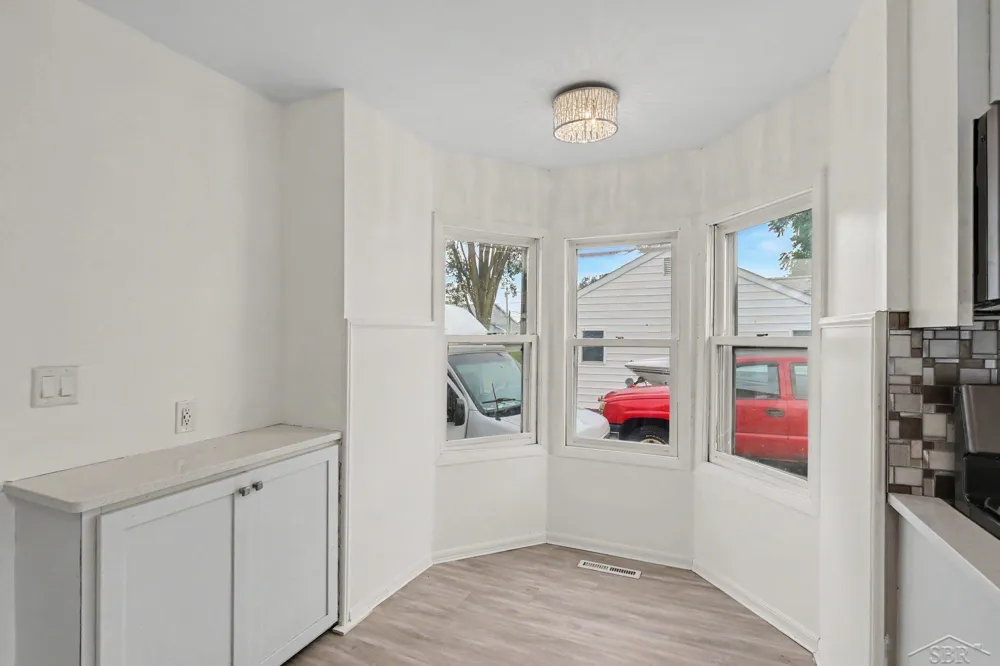 113 Maple Street Auburn City, MI 48611