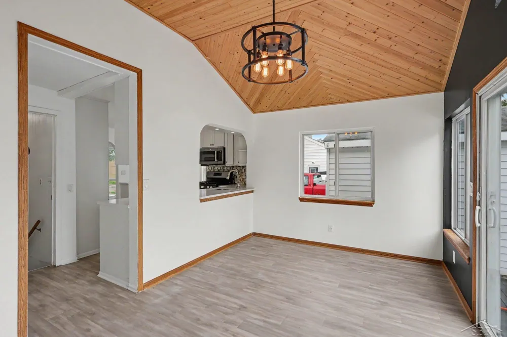 113 Maple Street Auburn City, MI 48611