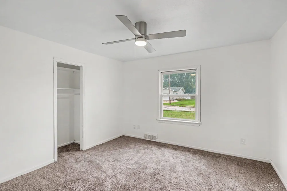 113 Maple Street Auburn City, MI 48611