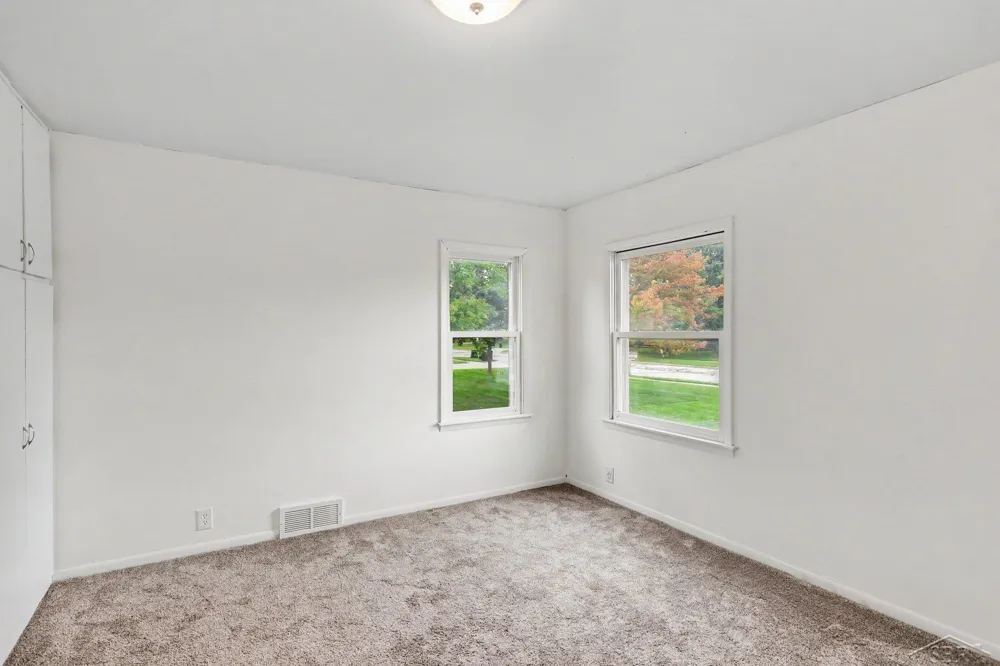113 Maple Street Auburn City, MI 48611