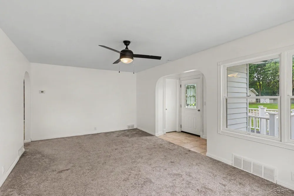 113 Maple Street Auburn City, MI 48611