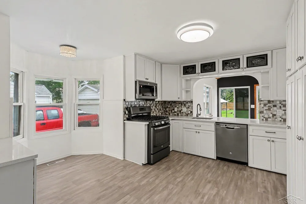 113 Maple Street Auburn City, MI 48611