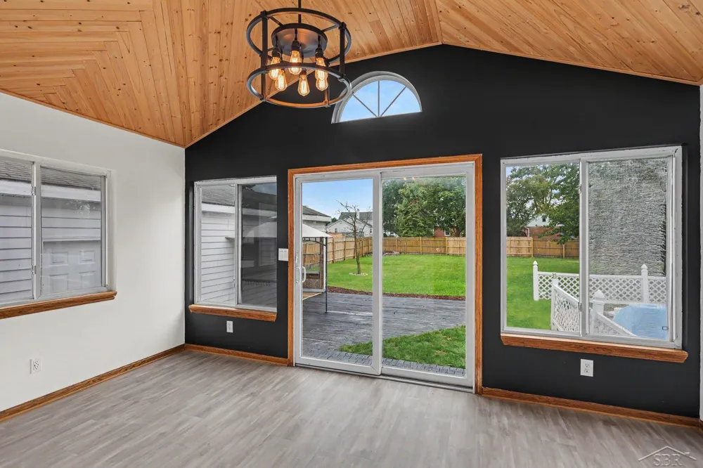 113 Maple Street Auburn City, MI 48611