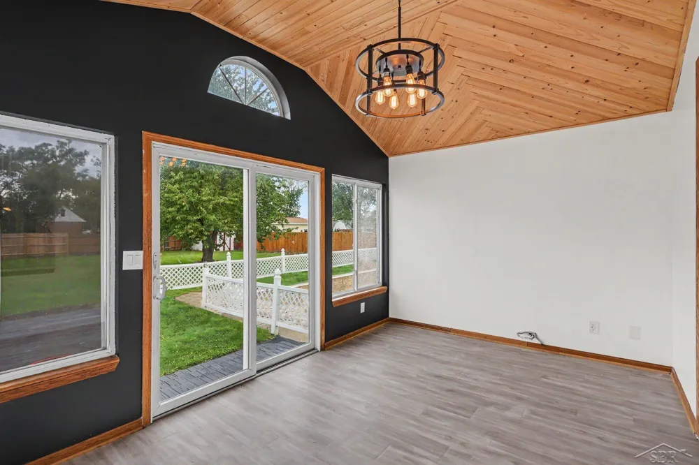 113 Maple Street Auburn City, MI 48611