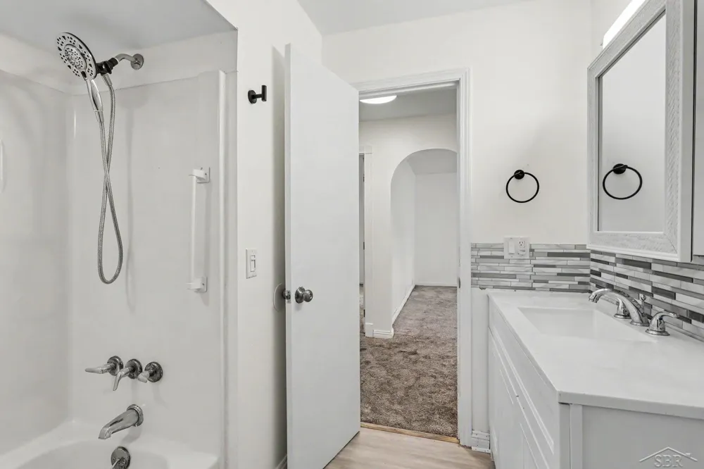113 Maple Street Auburn City, MI 48611