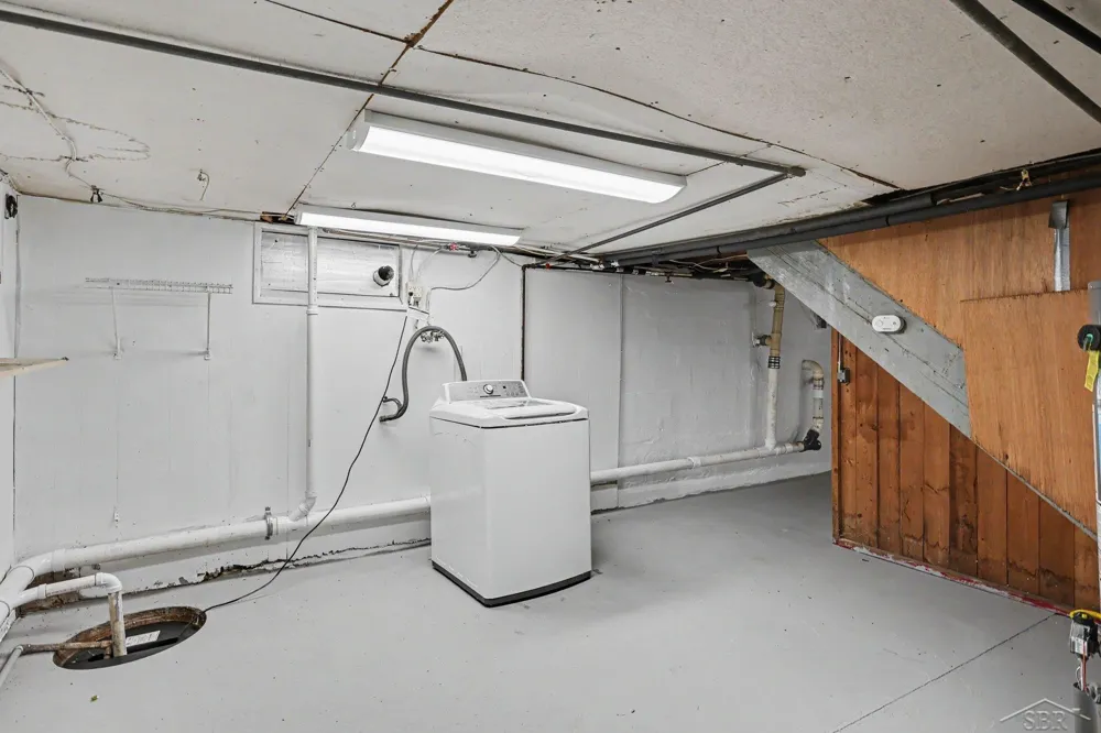 113 Maple Street Auburn City, MI 48611