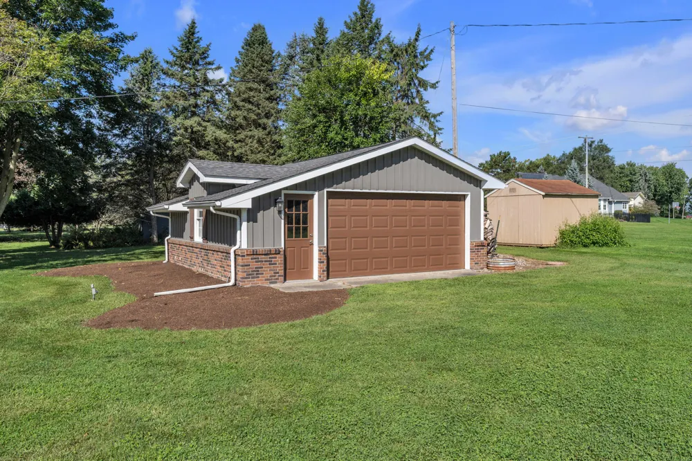 5160 Milwaukee Road Tecumseh Township, MI 49286