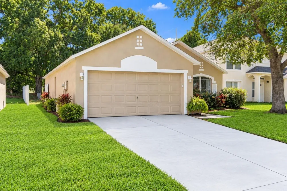 13004 WATERBOURNE DRIVE Gibsonton, FL 33534