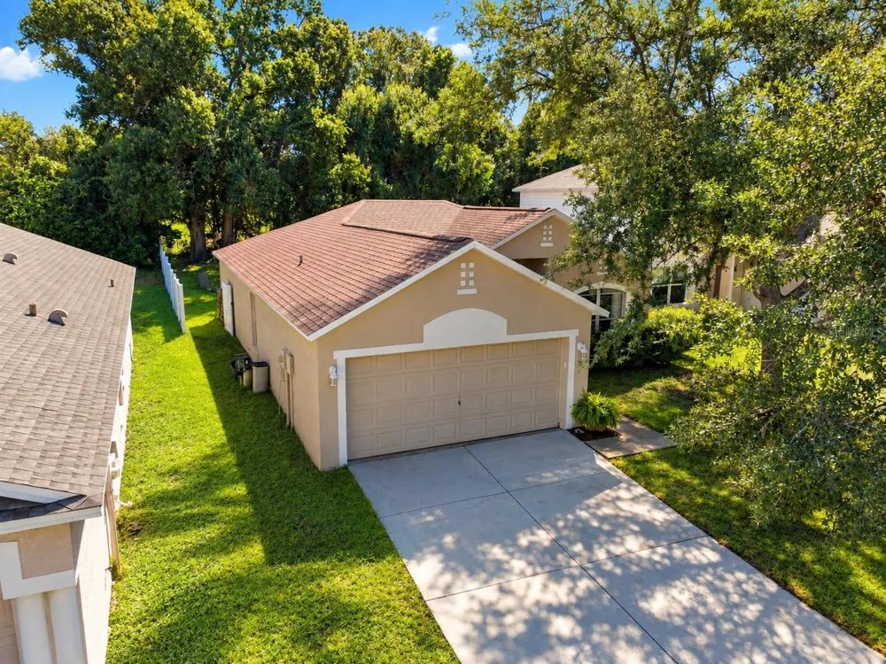 13004 WATERBOURNE DRIVE Gibsonton, FL 33534