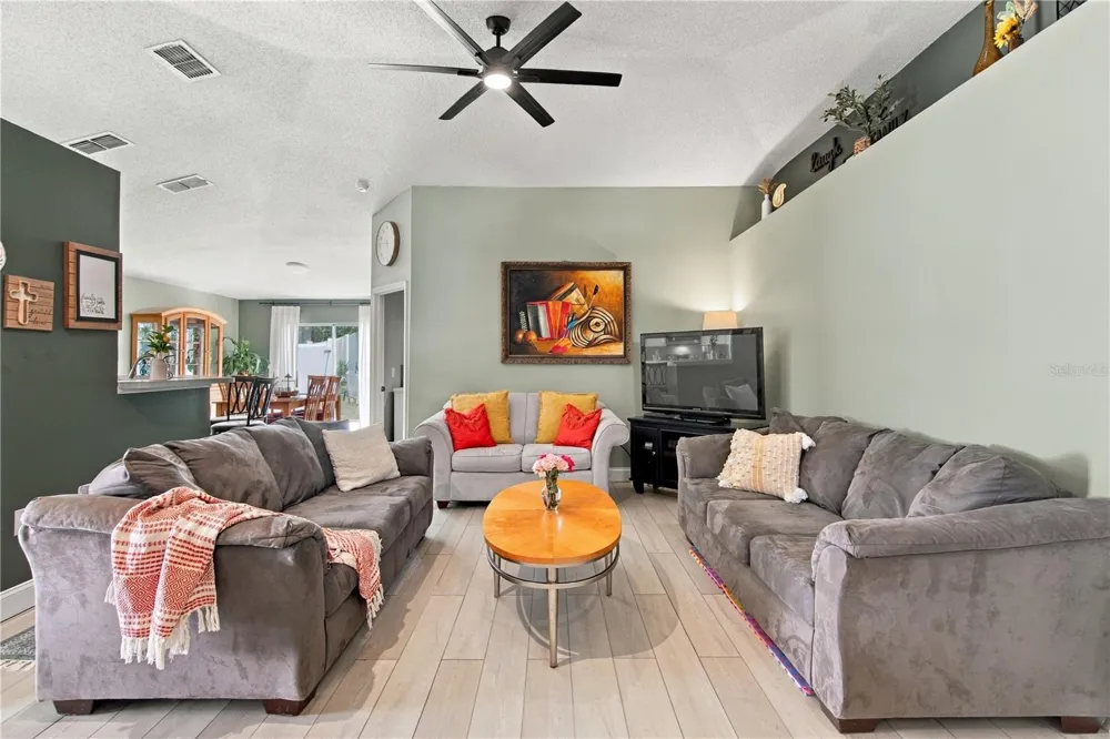 13004 WATERBOURNE DRIVE Gibsonton, FL 33534