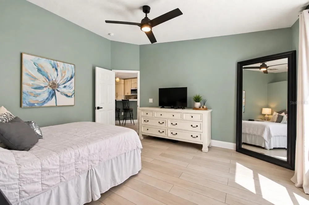 13004 WATERBOURNE DRIVE Gibsonton, FL 33534