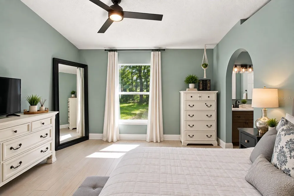 13004 WATERBOURNE DRIVE Gibsonton, FL 33534
