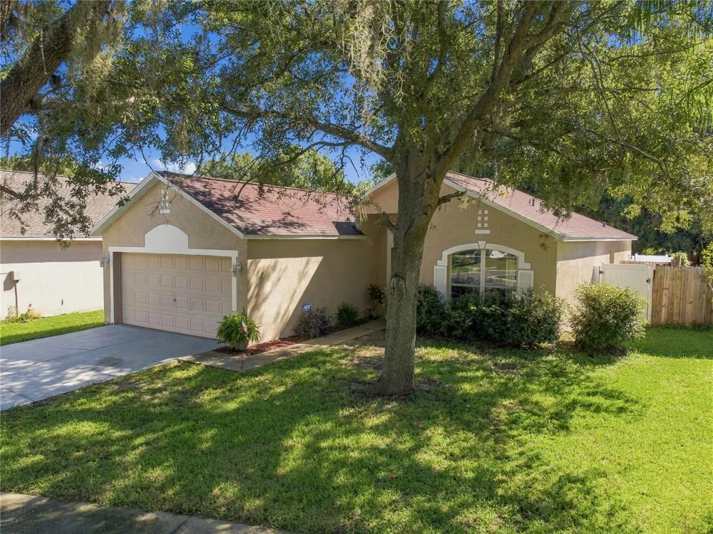 13004 WATERBOURNE DRIVE Gibsonton, FL 33534