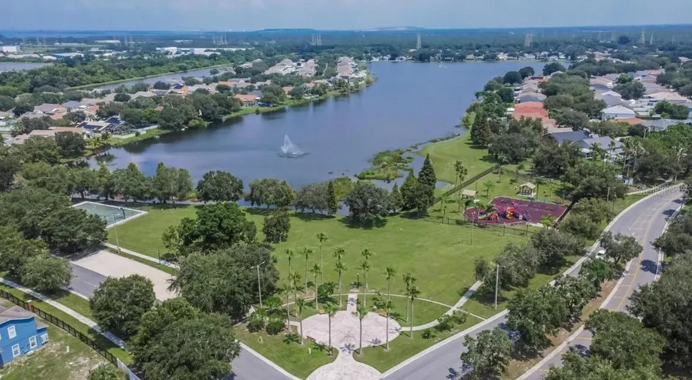 13004 WATERBOURNE DRIVE Gibsonton, FL 33534