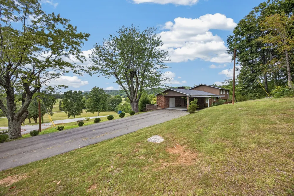 461 Baker Mountain Rd Sparta, TN 38583