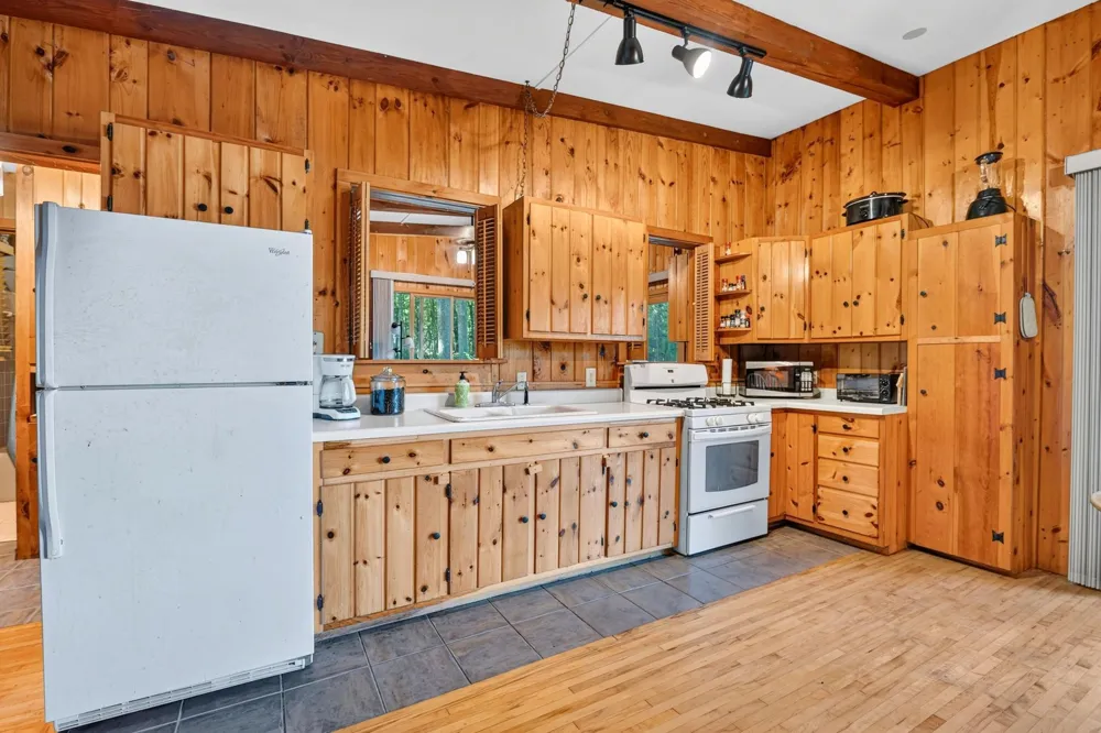 17305 Pioneer Road Cable, WI 54821