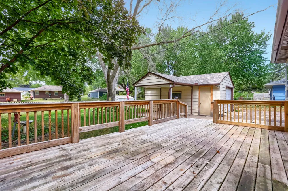 2021 English Street Maplewood, MN 55109