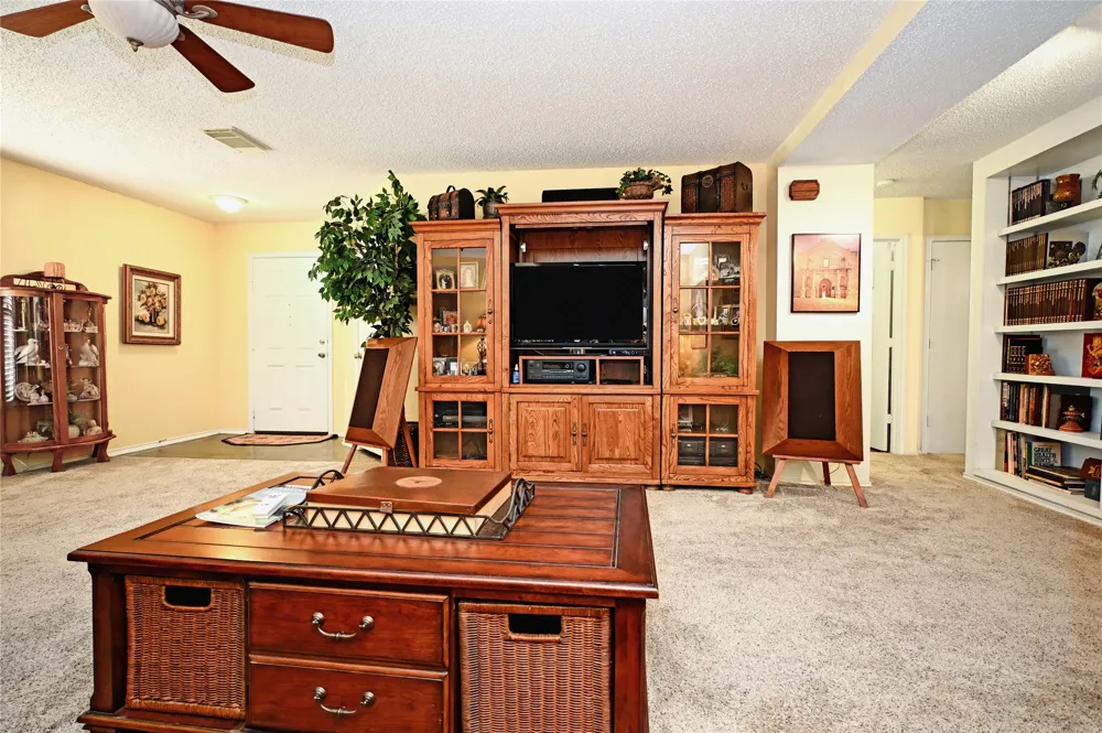 762 PINEHURST DR DRIVE New Braunfels, TX 78130