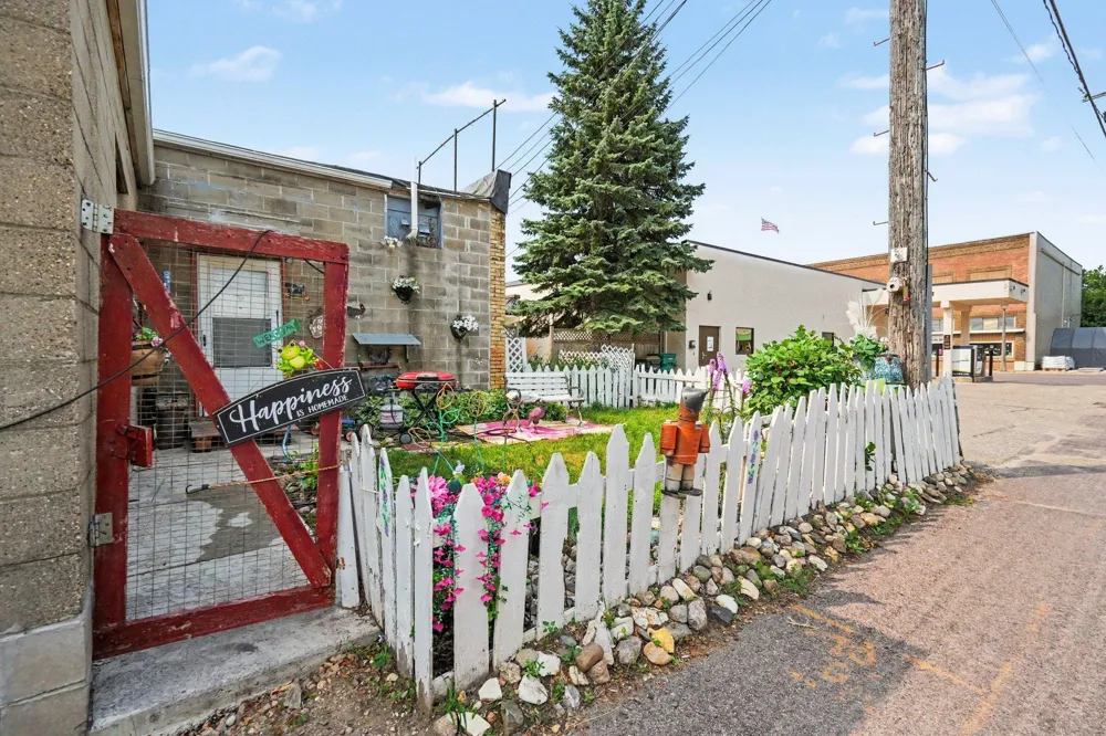 518 Central Avenue Lester Prairie, MN 55354